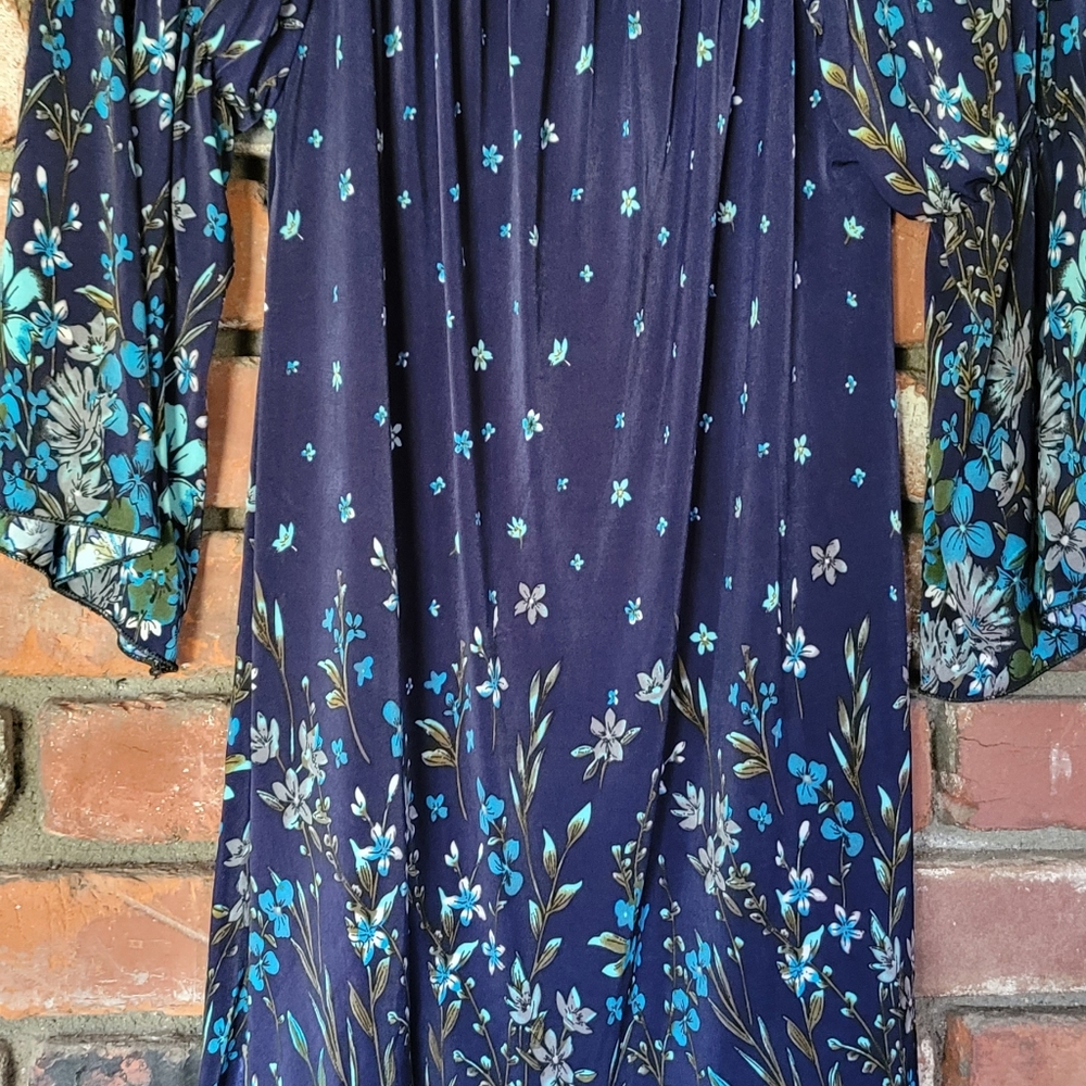 Women's blouse silkey floral bell sleeve